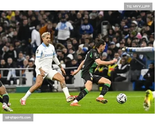 法甲风格对决:雷恩3-2朗斯,两队合计贡献35脚射门 法甲风格对决:雷恩3-2朗斯,两队合计贡献35脚射门